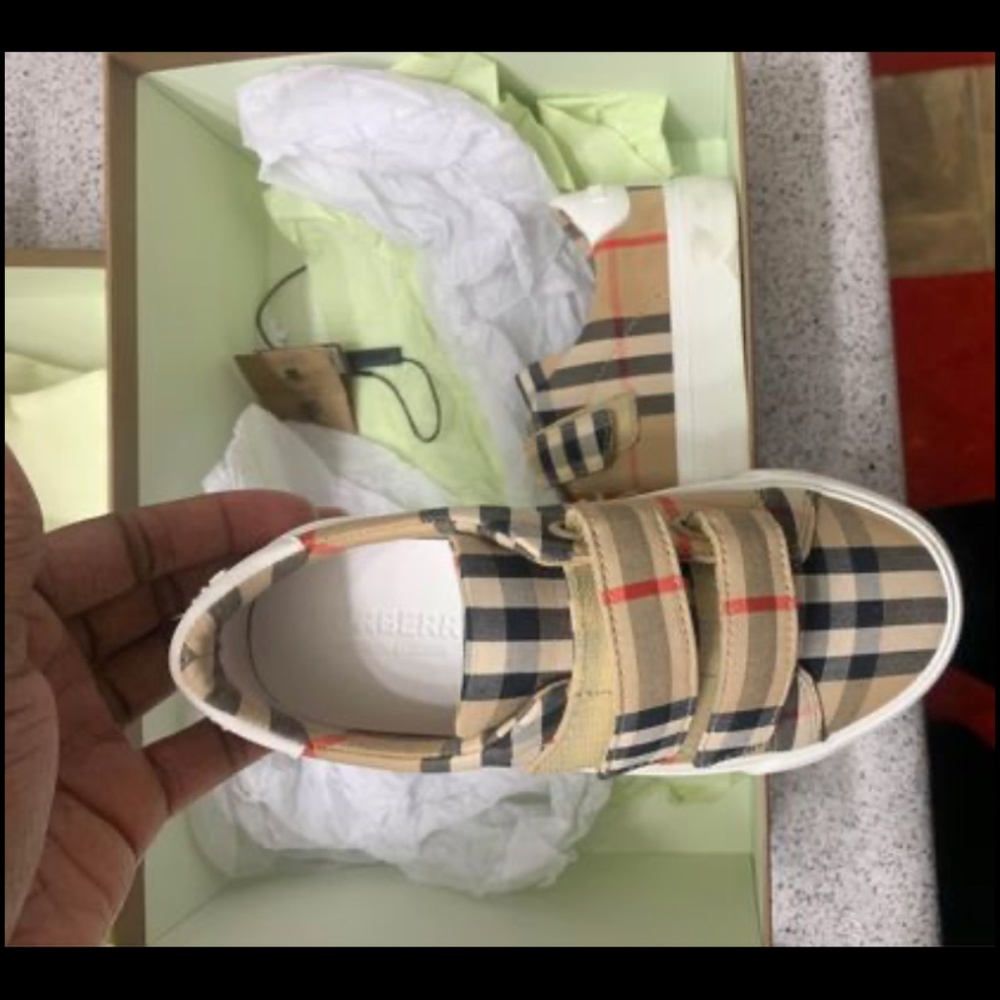 Burberry shoes